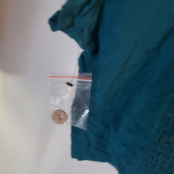 NWOT BILLABONG Something Special Smocked Bodice Button Down Linen Crop - Large - Picture 7 of 8